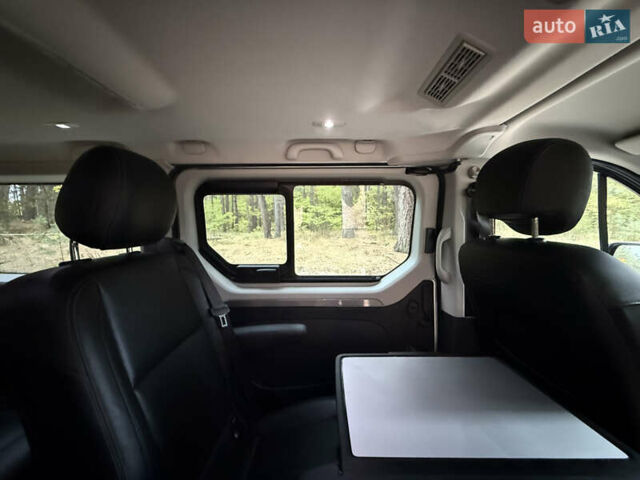 Сірий Рено Трафік, об'ємом двигуна 2 л та пробігом 135 тис. км за 34800 $, фото 96 на Automoto.ua