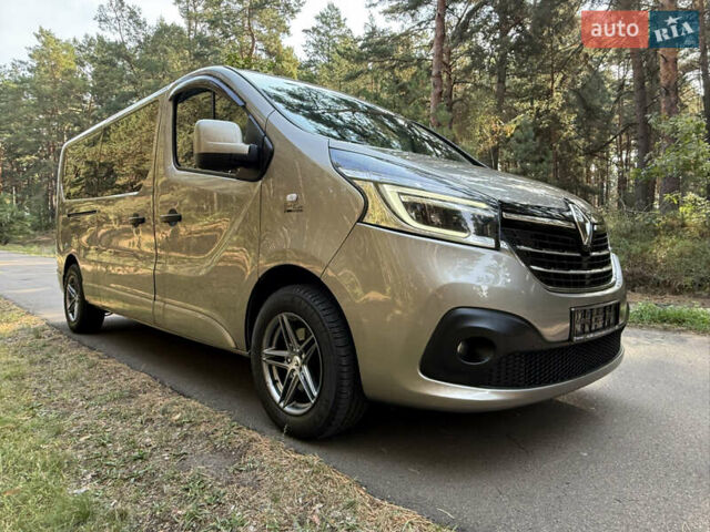Сірий Рено Трафік, об'ємом двигуна 2 л та пробігом 190 тис. км за 24800 $, фото 2 на Automoto.ua