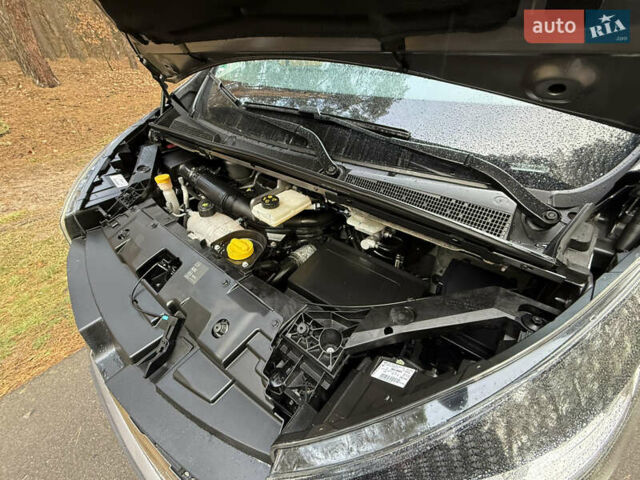 Серый Рено Трафик, объемом двигателя 2 л и пробегом 52 тыс. км за 28800 $, фото 67 на Automoto.ua