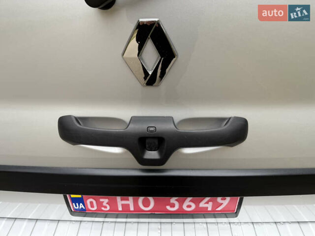 Сірий Рено Трафік, об'ємом двигуна 2 л та пробігом 135 тис. км за 34800 $, фото 28 на Automoto.ua