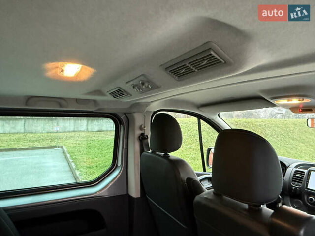 Серый Рено Трафик, объемом двигателя 2 л и пробегом 275 тыс. км за 24800 $, фото 38 на Automoto.ua