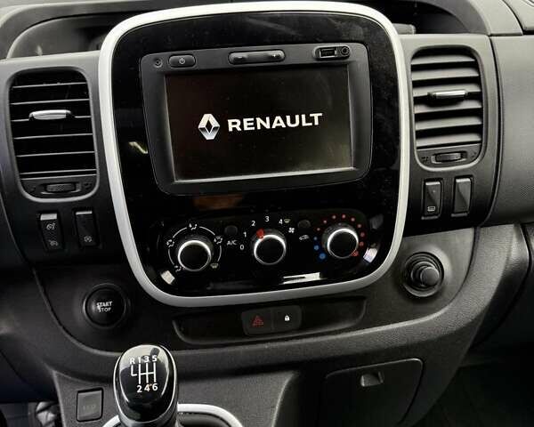 Серый Рено Трафик, объемом двигателя 2 л и пробегом 138 тыс. км за 22900 $, фото 26 на Automoto.ua