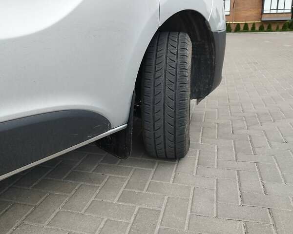 Серый Рено Трафик, объемом двигателя 2 л и пробегом 212 тыс. км за 16300 $, фото 42 на Automoto.ua