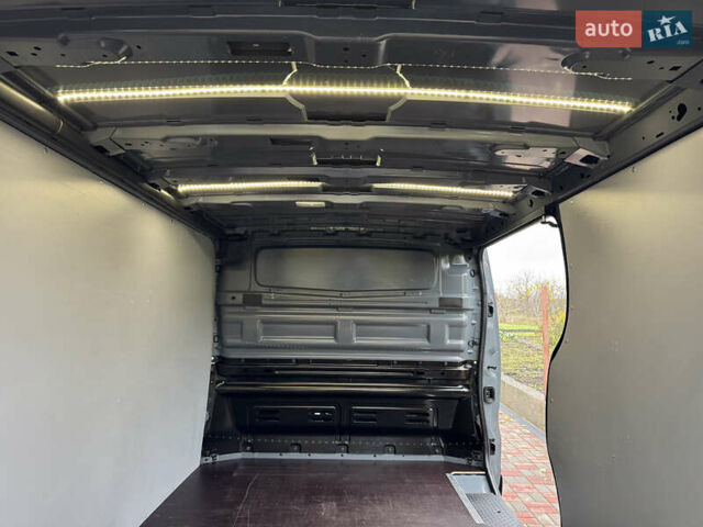 Серый Рено Трафик, объемом двигателя 2 л и пробегом 209 тыс. км за 21800 $, фото 24 на Automoto.ua