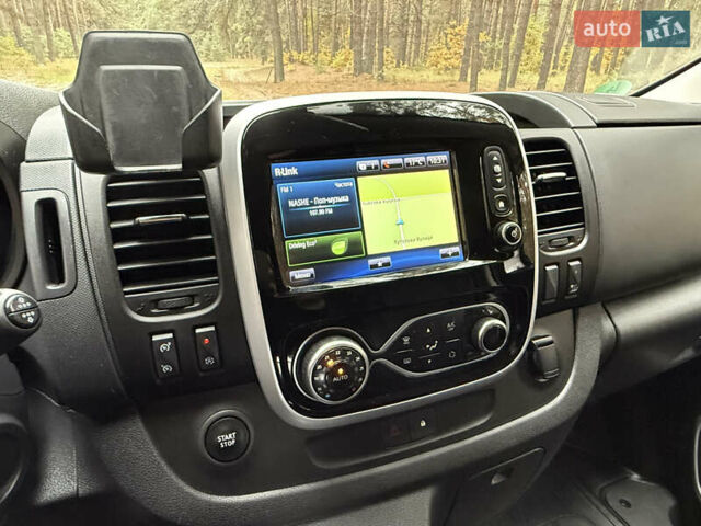 Сірий Рено Трафік, об'ємом двигуна 2 л та пробігом 135 тис. км за 34800 $, фото 56 на Automoto.ua