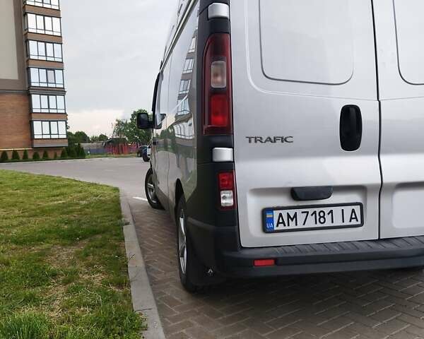 Серый Рено Трафик, объемом двигателя 2 л и пробегом 212 тыс. км за 16300 $, фото 8 на Automoto.ua