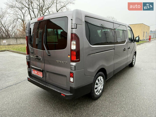 Серый Рено Трафик, объемом двигателя 2 л и пробегом 275 тыс. км за 24800 $, фото 13 на Automoto.ua