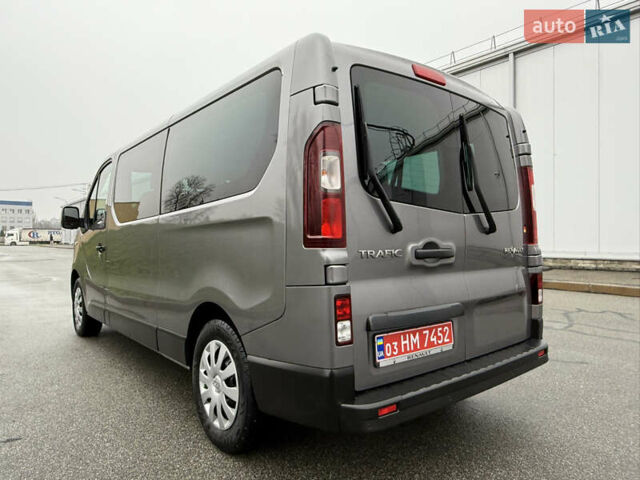 Серый Рено Трафик, объемом двигателя 2 л и пробегом 275 тыс. км за 24800 $, фото 10 на Automoto.ua