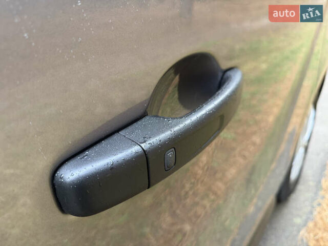 Серый Рено Трафик, объемом двигателя 2 л и пробегом 52 тыс. км за 28800 $, фото 52 на Automoto.ua