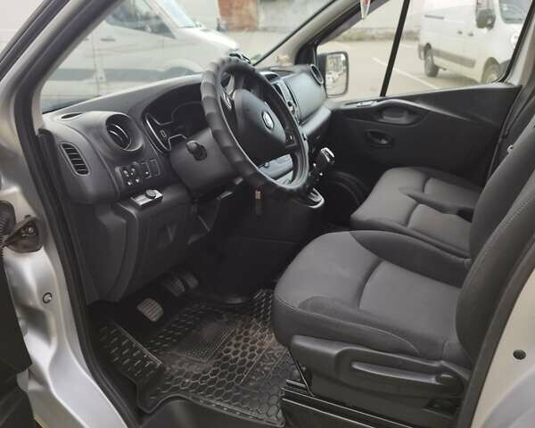 Серый Рено Трафик, объемом двигателя 2 л и пробегом 212 тыс. км за 16300 $, фото 28 на Automoto.ua