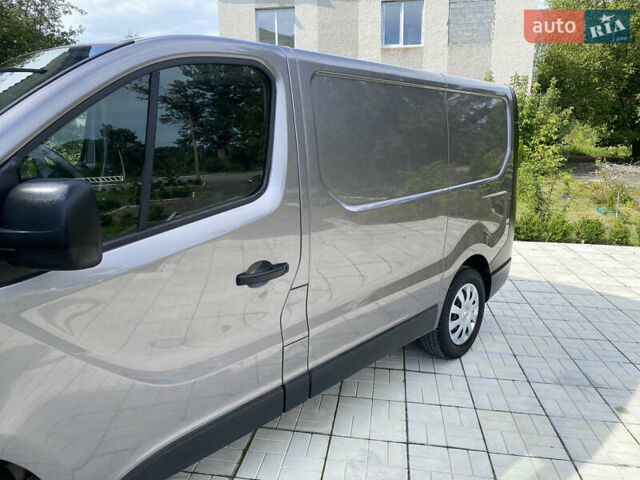 Серый Рено Трафик, объемом двигателя 2 л и пробегом 245 тыс. км за 17500 $, фото 8 на Automoto.ua