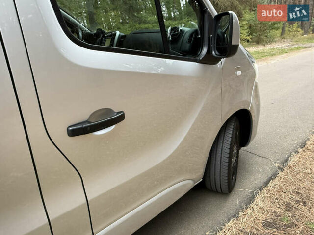 Сірий Рено Трафік, об'ємом двигуна 2 л та пробігом 135 тис. км за 34800 $, фото 43 на Automoto.ua