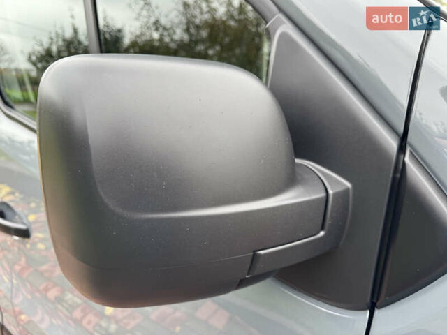 Серый Рено Трафик, объемом двигателя 2 л и пробегом 209 тыс. км за 21800 $, фото 38 на Automoto.ua