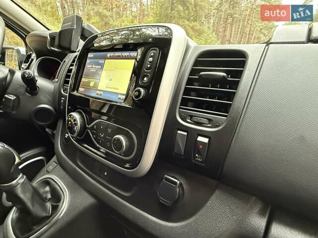Сірий Рено Трафік, об'ємом двигуна 2 л та пробігом 135 тис. км за 34800 $, фото 79 на Automoto.ua