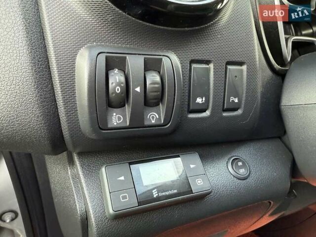 Серый Рено Трафик, объемом двигателя 2 л и пробегом 138 тыс. км за 22900 $, фото 20 на Automoto.ua