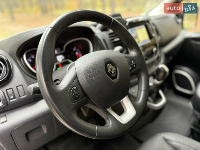 Сірий Рено Трафік, об'ємом двигуна 2 л та пробігом 135 тис. км за 34800 $, фото 50 на Automoto.ua