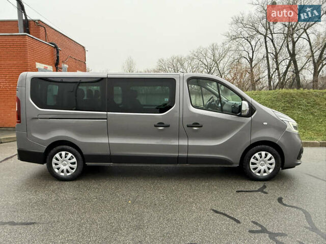 Серый Рено Трафик, объемом двигателя 2 л и пробегом 275 тыс. км за 24800 $, фото 15 на Automoto.ua