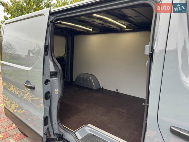Серый Рено Трафик, объемом двигателя 2 л и пробегом 209 тыс. км за 21800 $, фото 15 на Automoto.ua