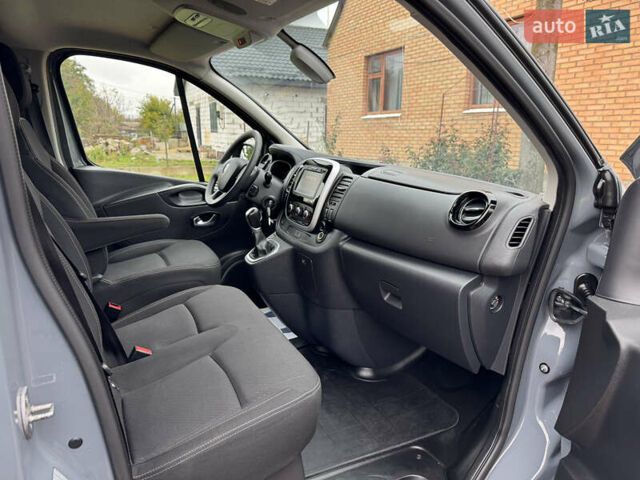 Серый Рено Трафик, объемом двигателя 2 л и пробегом 209 тыс. км за 21800 $, фото 26 на Automoto.ua
