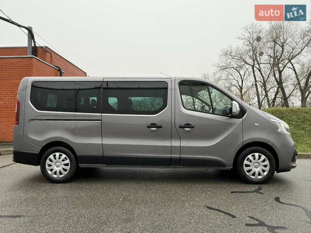 Серый Рено Трафик, объемом двигателя 2 л и пробегом 275 тыс. км за 24800 $, фото 16 на Automoto.ua