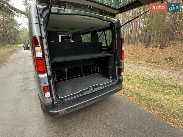 Серый Рено Трафик, объемом двигателя 2 л и пробегом 52 тыс. км за 28800 $, фото 46 на Automoto.ua