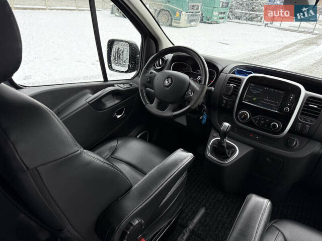 Сірий Рено Трафік, об'ємом двигуна 2 л та пробігом 199 тис. км за 29900 $, фото 29 на Automoto.ua