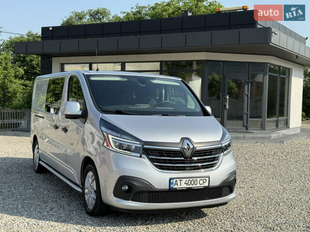 Серый Рено Трафик, объемом двигателя 2 л и пробегом 180 тыс. км за 29390 $, фото 10 на Automoto.ua