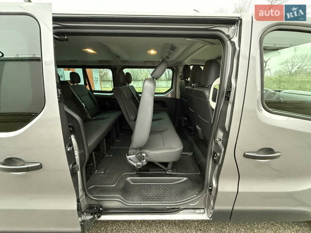 Серый Рено Трафик, объемом двигателя 2 л и пробегом 275 тыс. км за 24800 $, фото 42 на Automoto.ua