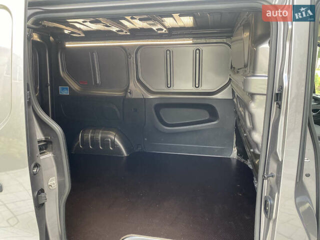 Серый Рено Трафик, объемом двигателя 2 л и пробегом 245 тыс. км за 17500 $, фото 30 на Automoto.ua