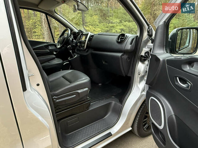 Сірий Рено Трафік, об'ємом двигуна 2 л та пробігом 135 тис. км за 34800 $, фото 70 на Automoto.ua