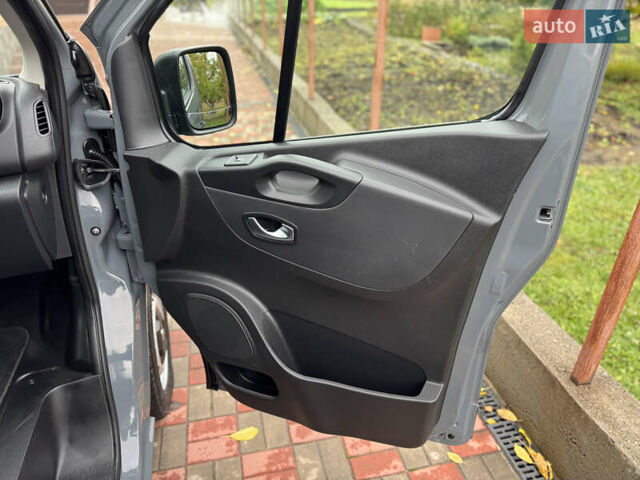 Серый Рено Трафик, объемом двигателя 2 л и пробегом 209 тыс. км за 21800 $, фото 27 на Automoto.ua