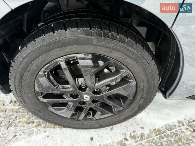 Сірий Рено Трафік, об'ємом двигуна 2 л та пробігом 199 тис. км за 29900 $, фото 58 на Automoto.ua