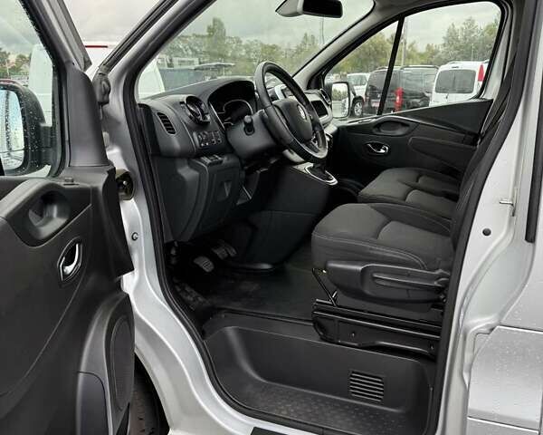 Серый Рено Трафик, объемом двигателя 2 л и пробегом 138 тыс. км за 22900 $, фото 10 на Automoto.ua