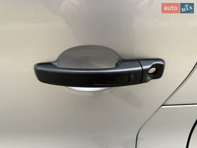 Сірий Рено Трафік, об'ємом двигуна 2 л та пробігом 135 тис. км за 34800 $, фото 30 на Automoto.ua