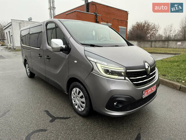 Серый Рено Трафик, объемом двигателя 2 л и пробегом 275 тыс. км за 24800 $, фото 47 на Automoto.ua