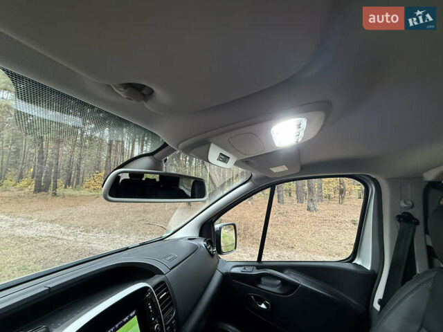 Сірий Рено Трафік, об'ємом двигуна 2 л та пробігом 135 тис. км за 34800 $, фото 58 на Automoto.ua