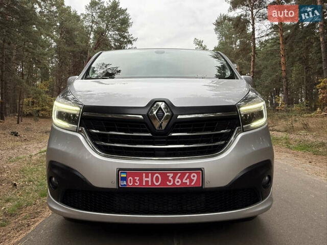 Сірий Рено Трафік, об'ємом двигуна 2 л та пробігом 135 тис. км за 34800 $, фото 4 на Automoto.ua