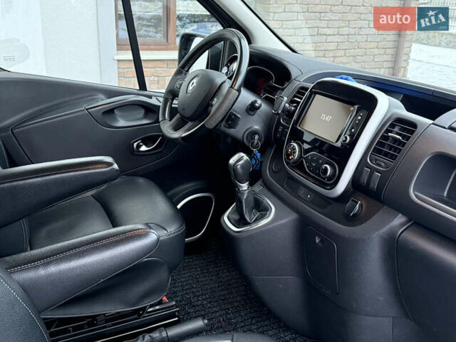 Сірий Рено Трафік, об'ємом двигуна 2 л та пробігом 199 тис. км за 29900 $, фото 158 на Automoto.ua