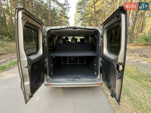 Сірий Рено Трафік, об'ємом двигуна 2 л та пробігом 190 тис. км за 24800 $, фото 51 на Automoto.ua