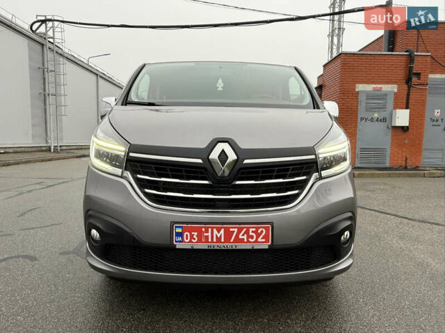 Серый Рено Трафик, объемом двигателя 2 л и пробегом 275 тыс. км за 24800 $, фото 4 на Automoto.ua