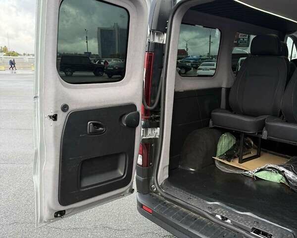 Серый Рено Трафик, объемом двигателя 2 л и пробегом 138 тыс. км за 22900 $, фото 11 на Automoto.ua