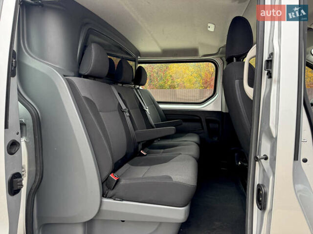Серый Рено Трафик, объемом двигателя 2 л и пробегом 202 тыс. км за 23999 $, фото 17 на Automoto.ua