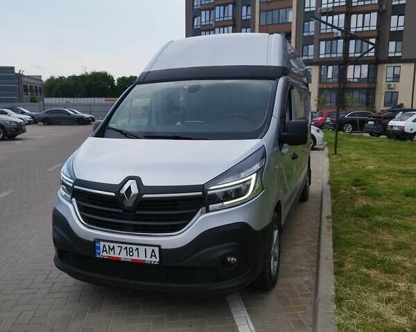 Серый Рено Трафик, объемом двигателя 2 л и пробегом 212 тыс. км за 16300 $, фото 49 на Automoto.ua