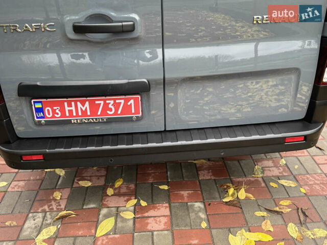 Серый Рено Трафик, объемом двигателя 2 л и пробегом 209 тыс. км за 21800 $, фото 11 на Automoto.ua