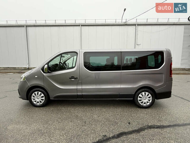 Серый Рено Трафик, объемом двигателя 2 л и пробегом 275 тыс. км за 24800 $, фото 7 на Automoto.ua