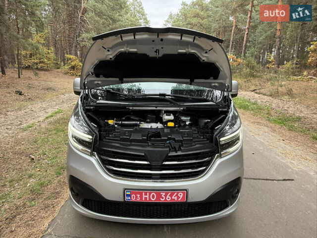 Сірий Рено Трафік, об'ємом двигуна 2 л та пробігом 135 тис. км за 34800 $, фото 104 на Automoto.ua