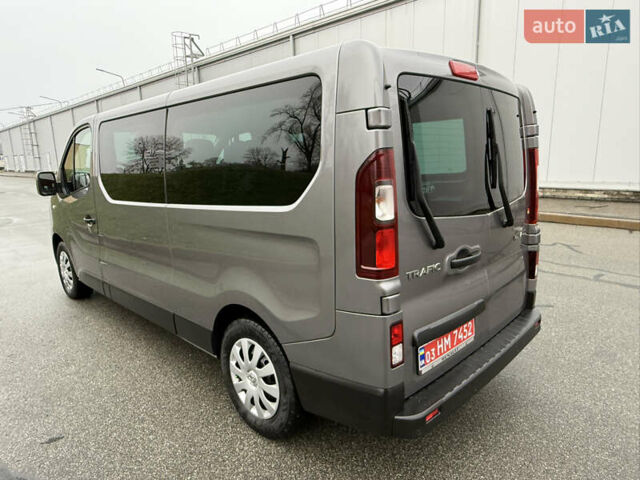 Серый Рено Трафик, объемом двигателя 2 л и пробегом 275 тыс. км за 24800 $, фото 51 на Automoto.ua