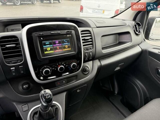 Серый Рено Трафик, объемом двигателя 2 л и пробегом 138 тыс. км за 22900 $, фото 21 на Automoto.ua