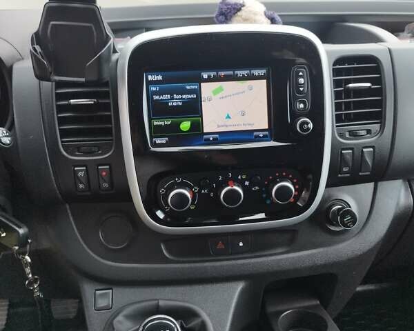 Серый Рено Трафик, объемом двигателя 2 л и пробегом 212 тыс. км за 16300 $, фото 22 на Automoto.ua