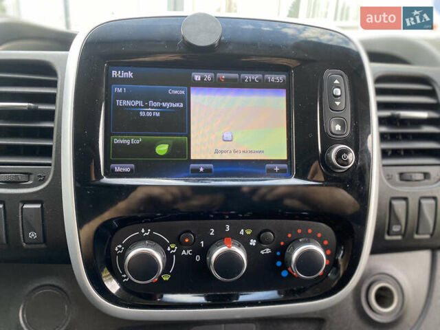 Серый Рено Трафик, объемом двигателя 2 л и пробегом 245 тыс. км за 17500 $, фото 27 на Automoto.ua